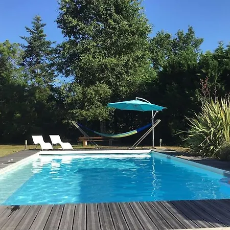 Tres Belle Avec Piscine Au Calme De La Foret